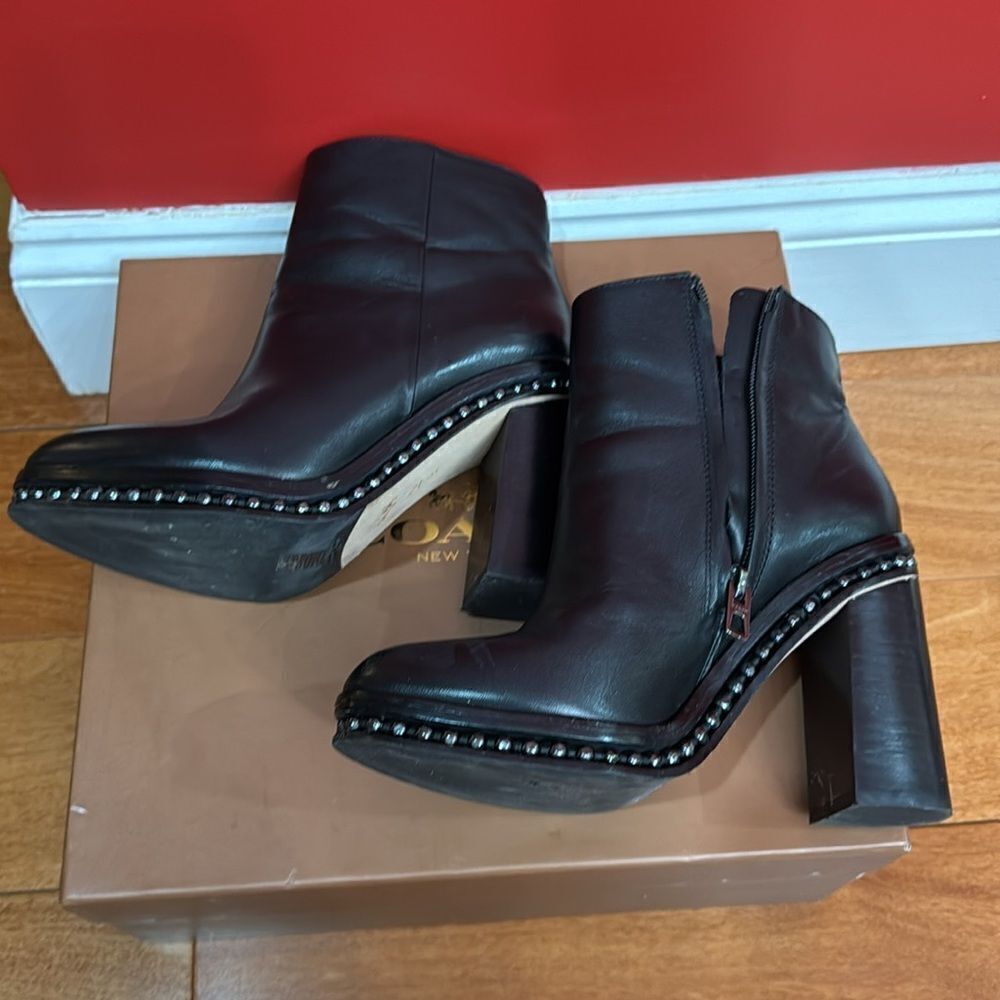Coach Justina Black Ankle Boots Women's Beaded Chain Accents size‎ 6.5 - Picture 5 of 13